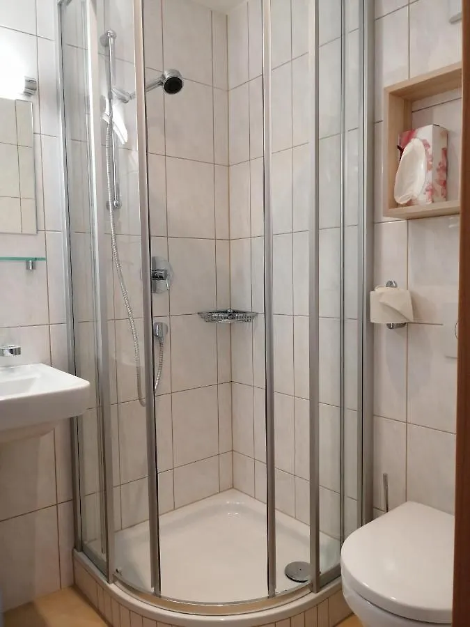 *** Konukevi Pension Katrin Salzburg Avusturya